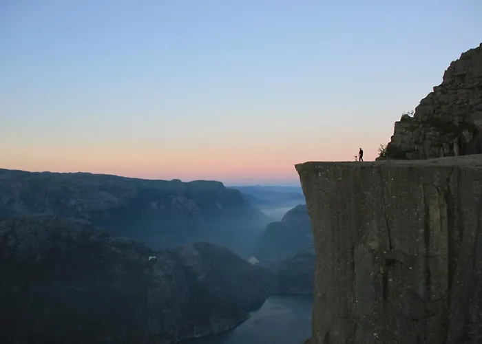 Romslig Naer Preikestolen Appartement Tau
